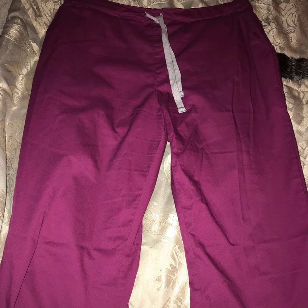 Wonder works Scrub pants